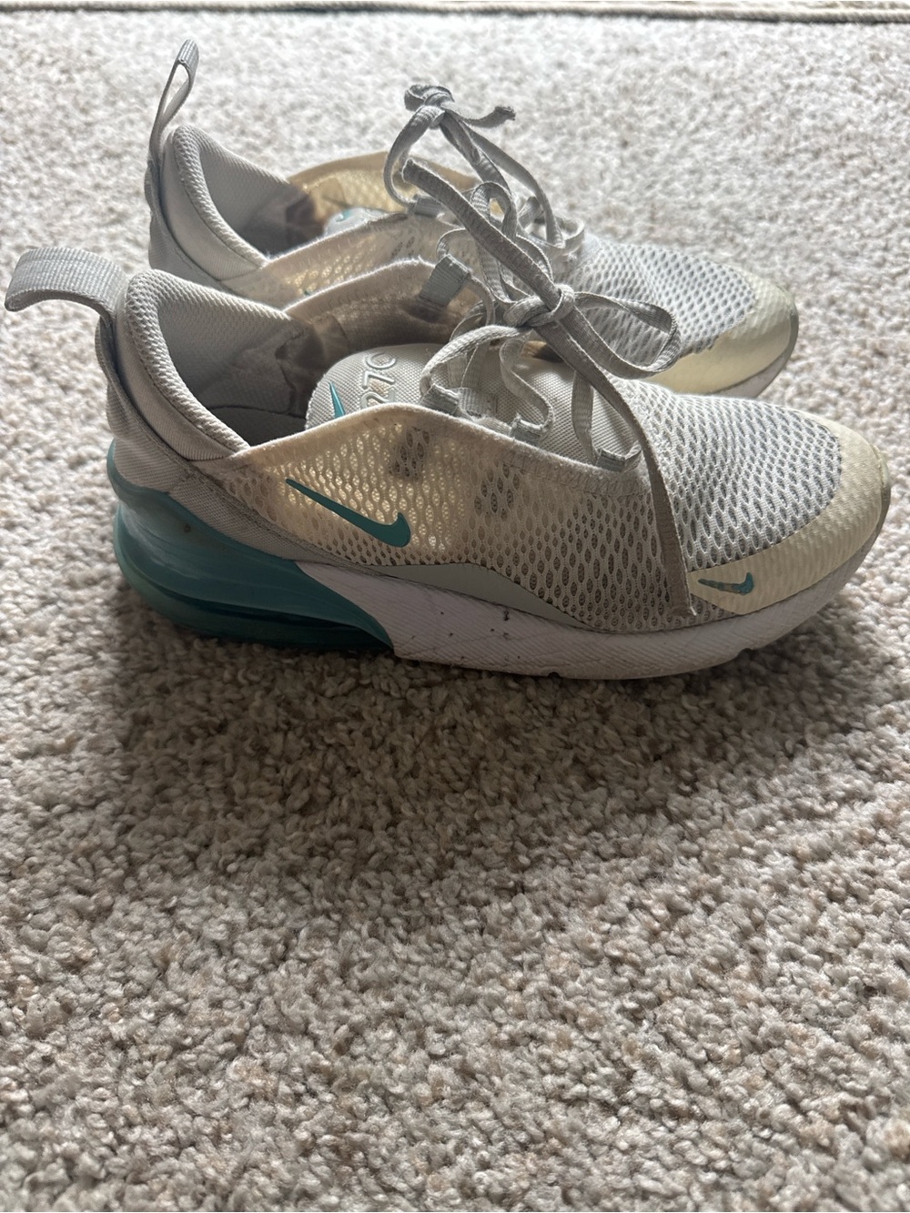 Nike Kids Sneakers 270 Airmax in White with Teal Accents